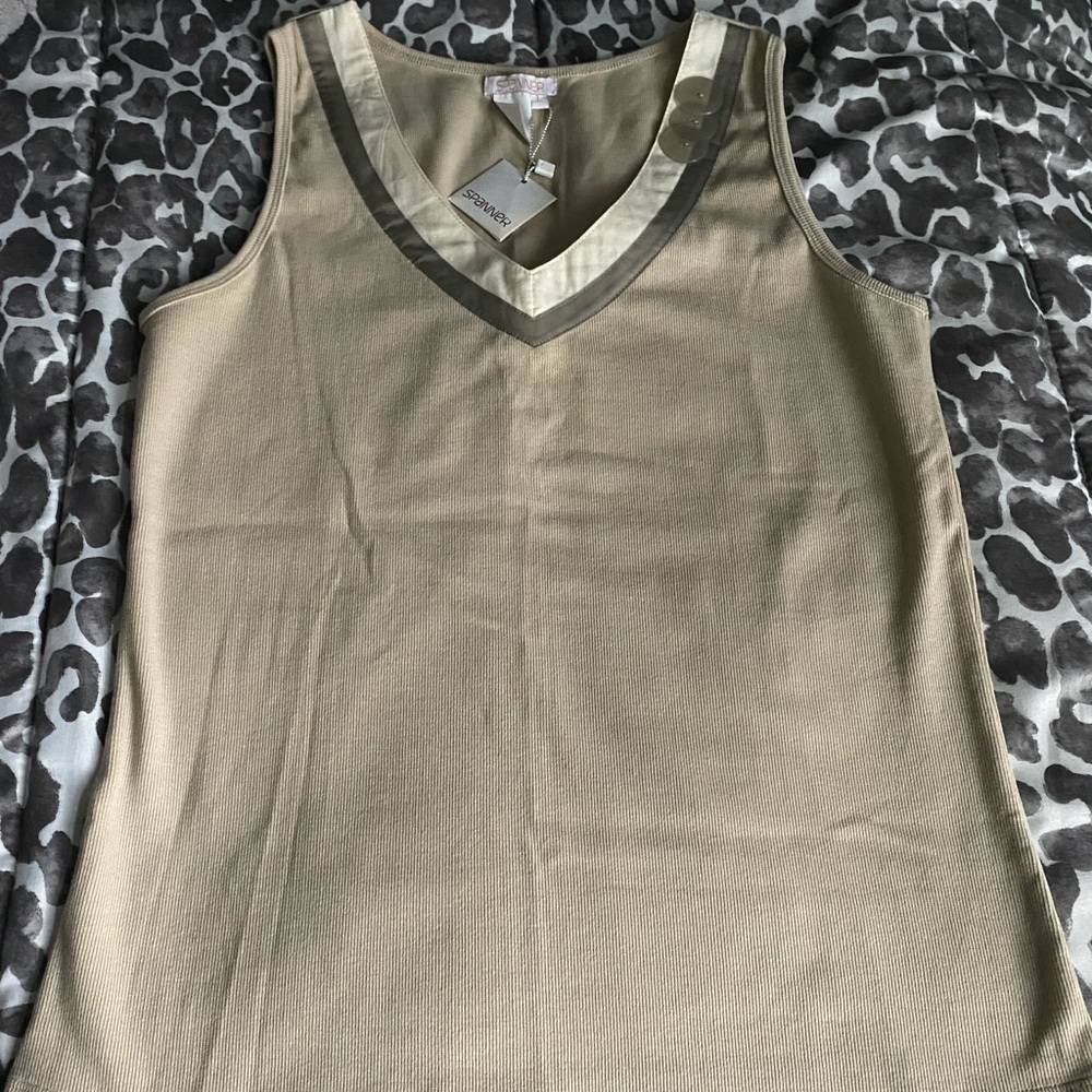 NWT Spanner 2 piece matching vneck and pant set